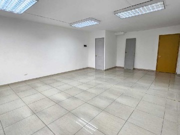 Oficina en arriendo mensual en A pasos del Metro! Planta Libre!! (178936), Santiago - 1 baño