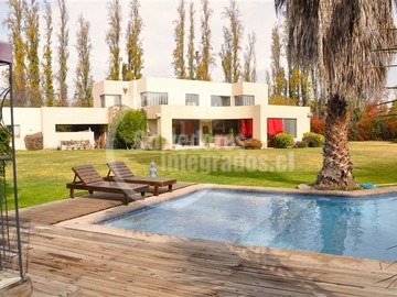 Casa en venta en El Algarrobal 2, Colina - 6 dormitorios, 5 baños