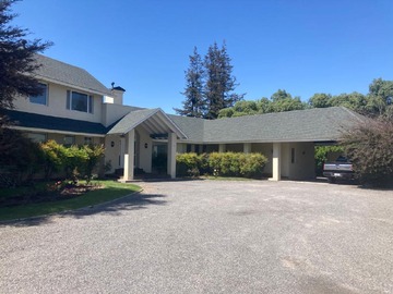 Casa en venta en Casa en Venta en Club de Golf Las Araucarias de Linderos, Buin - 5 dormitorios, 5 baños