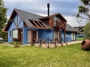 Casa en venta en Los suspiros, Tomé - 5 dormitorios, 2 baños