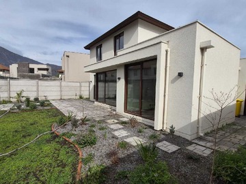 Casa en arriendo mensual en Chamisero Casa Amplia con Excelente Conectividad (177377), Colina - 3 dormitorios, 3 baños