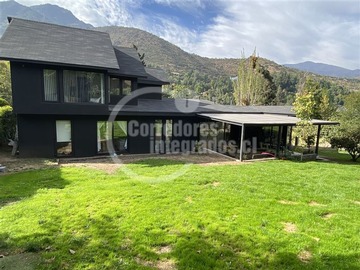 Casa en venta en El Arrayan, Se acepta oferta, Lo Barnechea - 5 dormitorios, 4 baños