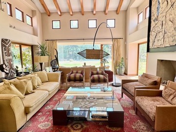 Casa en venta en Colegio san anselmo, Colina - 4 dormitorios, 4 baños