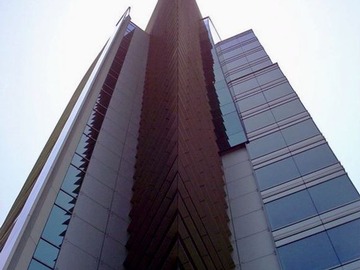 Oficina en arriendo mensual en Torre Paris/ Metro Los Leones, Providencia