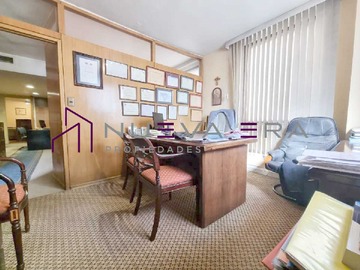 Oficina en venta en Vendo Ofic. 4 privados en Stgo Centro (168786), Santiago - 2 baños