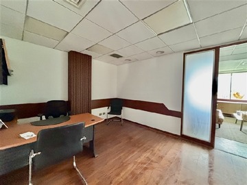Oficina en venta en Av.La Condes/Las Tranqueras, Las Condes - 1 dormitorio, 1 baño