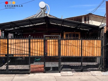 Casa en venta en Avenida 4 Poniente, Maipú - 2 dormitorios, 1 baño