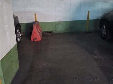 Estacionamiento en venta en Santo Domingo 1325, Santiago