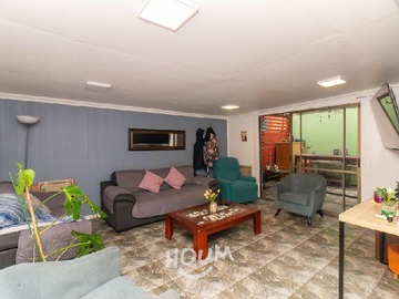 Casa en venta en Calle Jardín de Marte Sur, Quilicura - 5 dormitorios, 4 baños