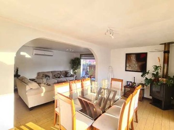 Casa en arriendo mensual en Moderna Casa con Excelente Conectividad (158787), Til til - 4 dormitorios, 3 baños