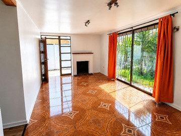 Casa en venta en San Rafael, La Cisterna, Región Metropolitana de Santiago 7970000, Chile, La Cisterna - 3 dormitorios, 1 baño