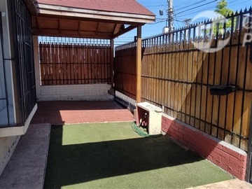 Casa en arriendo mensual en Av. Aeropuerto/fernandez albano, Cerrillos - 3 dormitorios, 3 baños