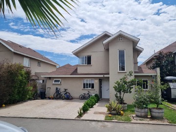 Casa en venta en Estancia Liray, Colina - 4 dormitorios, 3 baños