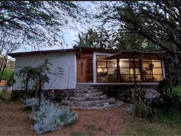 Terreno en venta en Amplia Parcela, con casa de 4D 2B, pisc. (130498), Vicuña - 4 dormitorios, 2 baños