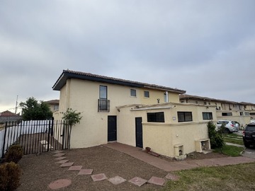 Casa en venta en Avenida Guillermo Ulriksen 4141, La Serena - 3 dormitorios, 2 baños