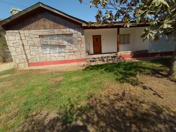 Casa en arriendo mensual en Avenida Eastman paradero 19, Olmué - 4 dormitorios, 2 baños