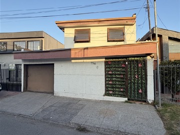 Casa en venta en Parque central ciudad satelite, Maipú - 5 dormitorios, 2 baños