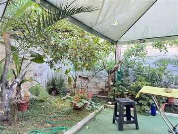 Casa en venta en Sucre con Ricardo Lyon, Ñuñoa - 3 dormitorios, 2 baños