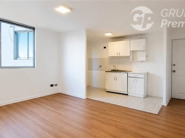 Departamento en arriendo mensual en Entre calle Santo Domingo y Santiago Severin, atrás de la Iglesia la Matriz, Valparaíso - 3 dormitorios, 1 baño