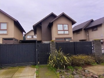 Casa en venta en Rocas de curamonte, Los Ángeles - 3 dormitorios, 3 baños
