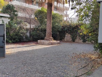 Local Comercial en arriendo mensual en Metro Inés de Suárez, Providencia - 4 baños