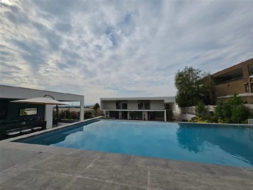 Casa en venta en Condominio los bosques de chicureo, Colina - 6 dormitorios, 6 baños