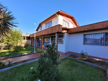 Casa en venta en 12 de Febrero 1301, Quillota, Región de Valparaíso 2260000, Chile, Quillota - 4 dormitorios, 2 baños