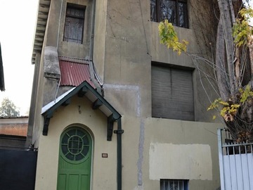Casa en venta en Fernando Marquez de la Plata 0120, Providencia - 10 dormitorios, 4 baños