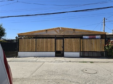 Casa en venta en Palena con Yelcho, Estación Central - 4 dormitorios, 2 baños