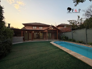 Casa en venta en avenida el carmen 1176, Huechuraba - 5 dormitorios, 3 baños