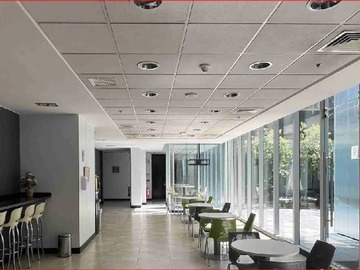 Oficina en arriendo mensual en Arrienda Local 1.357 M2 UF 679 Cerro el Plomo Nueva las Condes