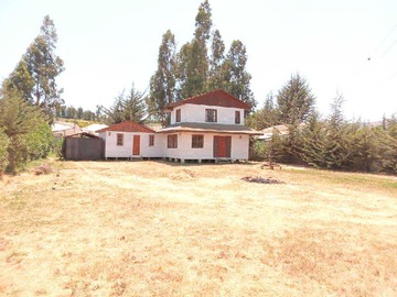 Casa en venta en Casa con Gran Terreno en Los Laureles (169866), Limache - 3 dormitorios, 3 baños