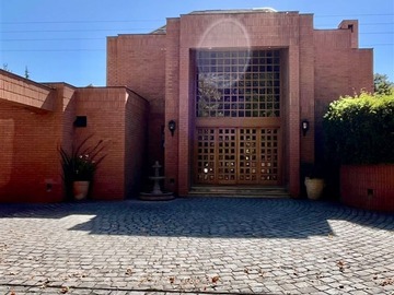 Casa en venta en Plaza los cardos 1000, Lo Barnechea - 3 dormitorios, 5 baños