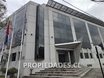 Oficina en arriendo mensual en Av. Santa María / Calle del Arzobispo, Providencia - 14 dormitorios, 21 baños