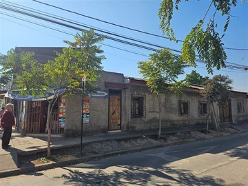 Casa en venta en Casa en venta de 5 dorm. En san joaquín comercial, San Joaquín - 5 dormitorios, 2 baños