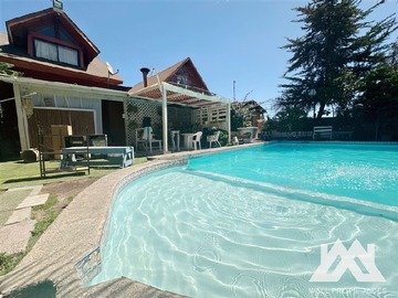 Casa en venta en Huertos José de la maza, La Pintana - 10 dormitorios, 5 baños