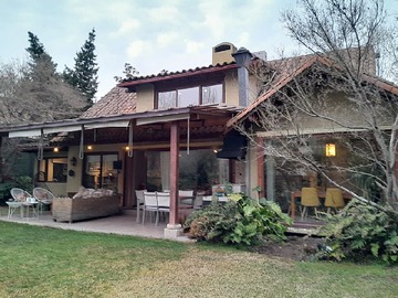 Casa en venta en Mall la dehesa, Lo Barnechea - 4 dormitorios, 3 baños
