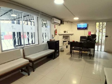 Local Comercial en venta en Clínica Dental Funcionando W Martínez D LLaves (177971), La Florida - 4 baños
