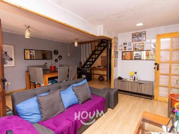 Casa en venta en Max Widmerewertz, Quilicura - 5 dormitorios, 2 baños