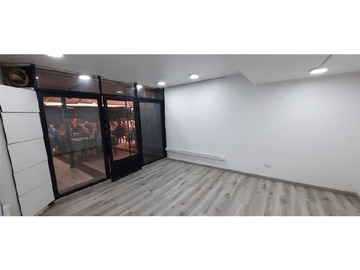 Local Comercial en arriendo mensual en Avenida Apoquindo 4830, Las Condes - 1 baño