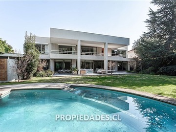 Casa en venta en Paseo de Alcalá / Los Juglares, Lo Barnechea - 5 dormitorios, 4 baños