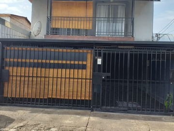 Casa en venta en Estadio raul del canto, La Pintana - 5 dormitorios, 2 baños