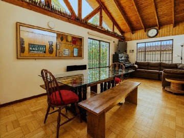 Casa en venta en Casa cercana a metro grecia, peñalolén, Peñalolén - 7 dormitorios, 6 baños