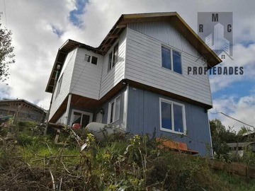 Casa en venta en Valdivia, Valdivia - 3 dormitorios, 2 baños
