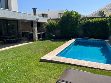 Casa en venta en Chamisero, Colina - 6 dormitorios, 5 baños