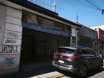 Local Comercial en arriendo mensual en Patronato, Recoleta - 1 dormitorio, 1 baño