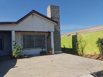 Casa en venta en Buenos Aires, Quilpué - 5 dormitorios, 2 baños