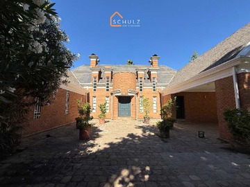 Casa en venta en Casa en venta en Parcelas del Parque (83843), Talca - 6 dormitorios, 6 baños