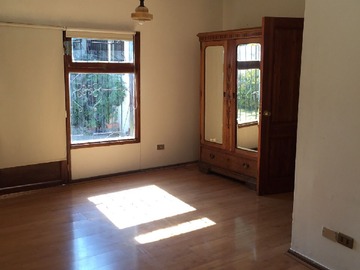 Casa en venta en Yolanda , Las Condes, Región Metropolitana de Santiago 7550000, Chile, Las Condes - 5 dormitorios, 3 baños