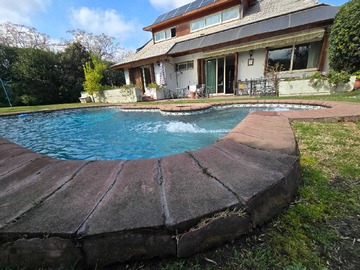 Casa en venta en VENDO Casa 708m2 en LAs Hualtatas, Vitacura (170948), Vitacura - 6 dormitorios, 4 baños
